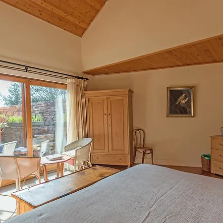 Dolphin Beach House Hotel Clifden