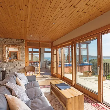 Dolphin Beach House 4* Clifden