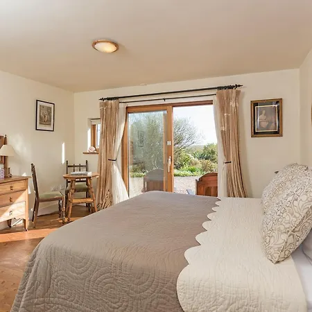 Dolphin Beach House Hotel Clifden