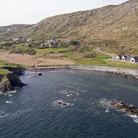 Dolphin Beach House Hotel Clifden