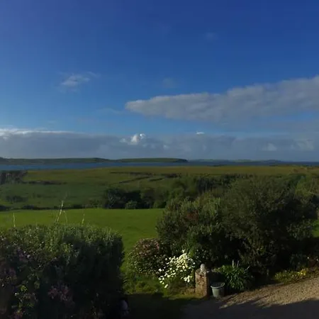Dolphin Beach House 4*